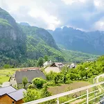 Familja Cuni Hotel