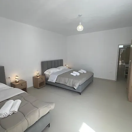 Familja Cuni Hotel Theth