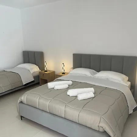 Familja Cuni Hotel 3*