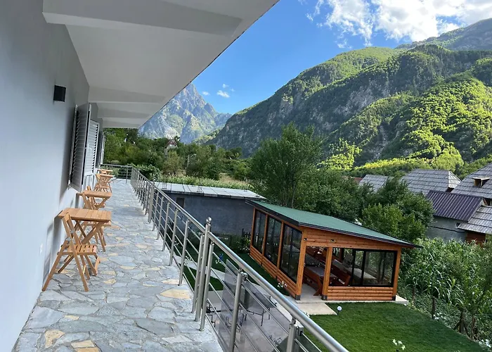 Familja Cuni Hotel Theth