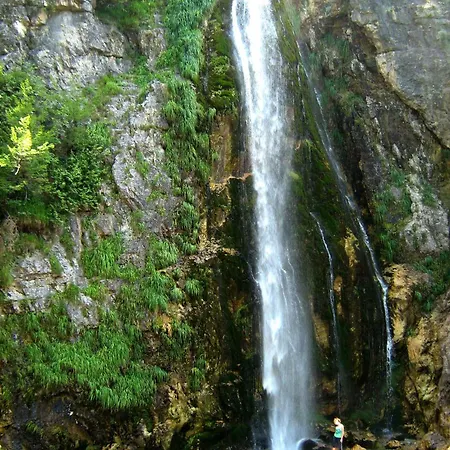 Familja Cuni מלון 3*