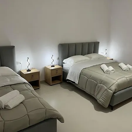 Hotel Familja Cuni 3*