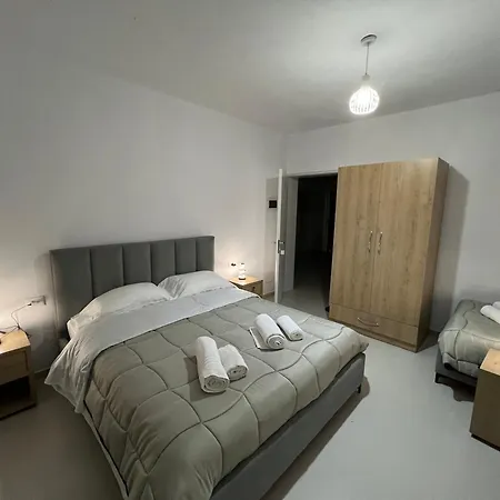 Familja Cuni Hotell Theth