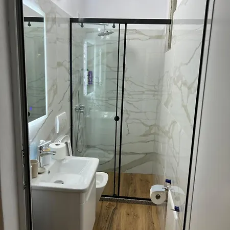 Hotell Familja Cuni 3*