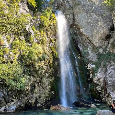 Familja Cuni Hotell 3*