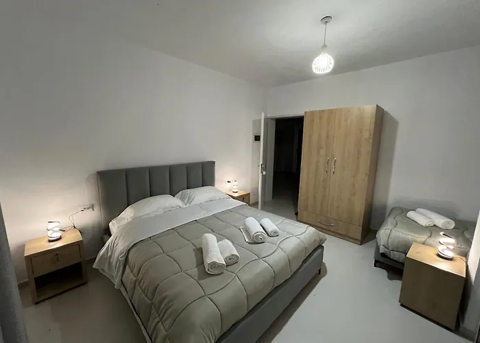 Familja çuni Hotel Theth