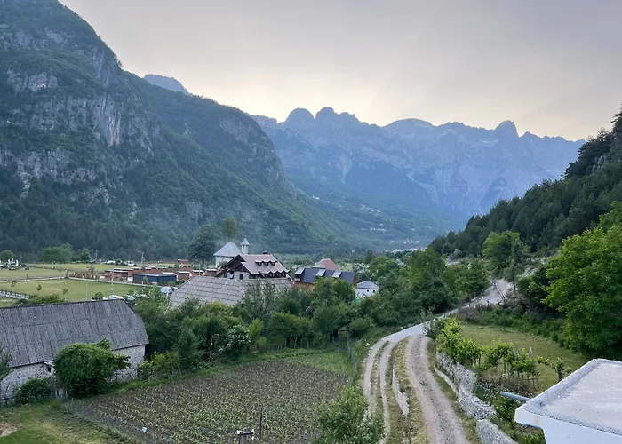 Hotel Familja çuni Theth